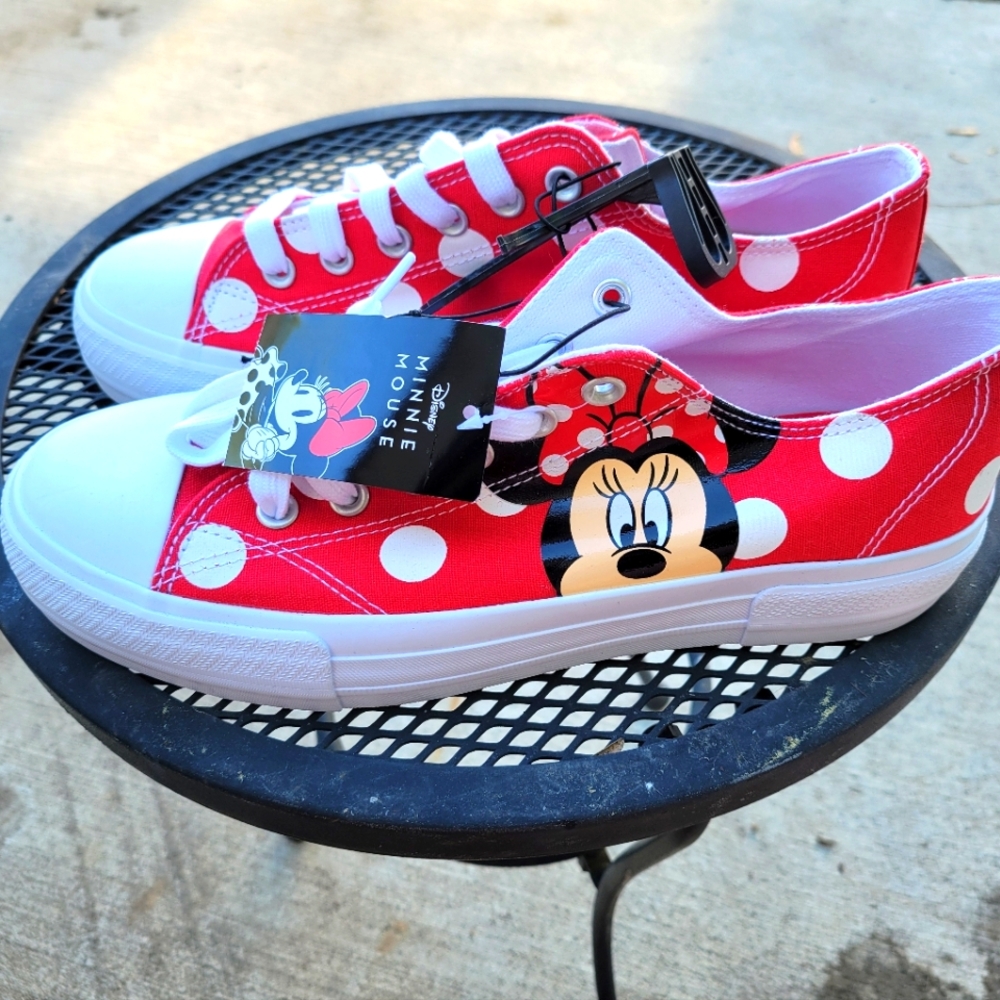 New Minnie Mouse shoes